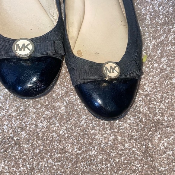 Michael Kors Dixie Black Leather Ballet Flats black cap toe bow SZ 8.5 - Picture 5 of 8